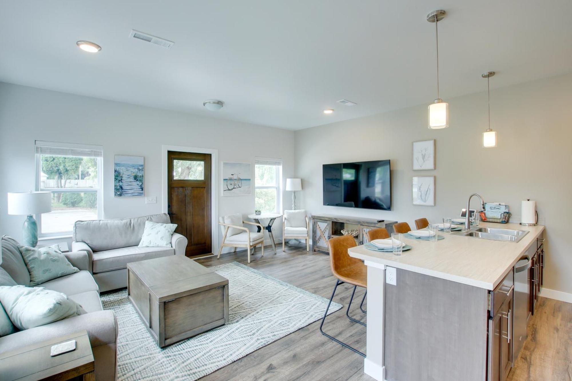 Riverfront Sheboygan Townhome With Grill! Buitenkant foto